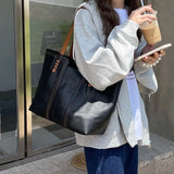 Women's Retro Large Capacity Shoulder Bag