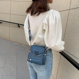 Women's PU Leather Messenger Crossbody Bag Retro Heart-Shaped Lock Shoulder Bag