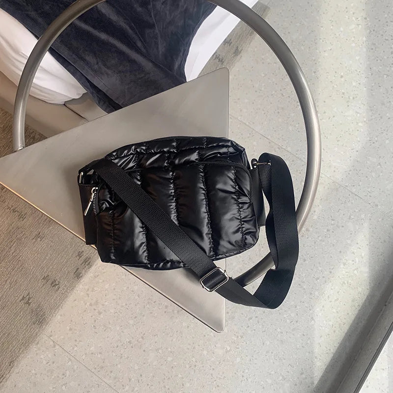 Women's Waterproof Shoulder Bag for Sports and Leisure