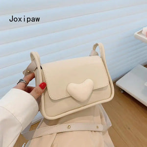 Women's Vintage Heart Hasp Crossbody Bag