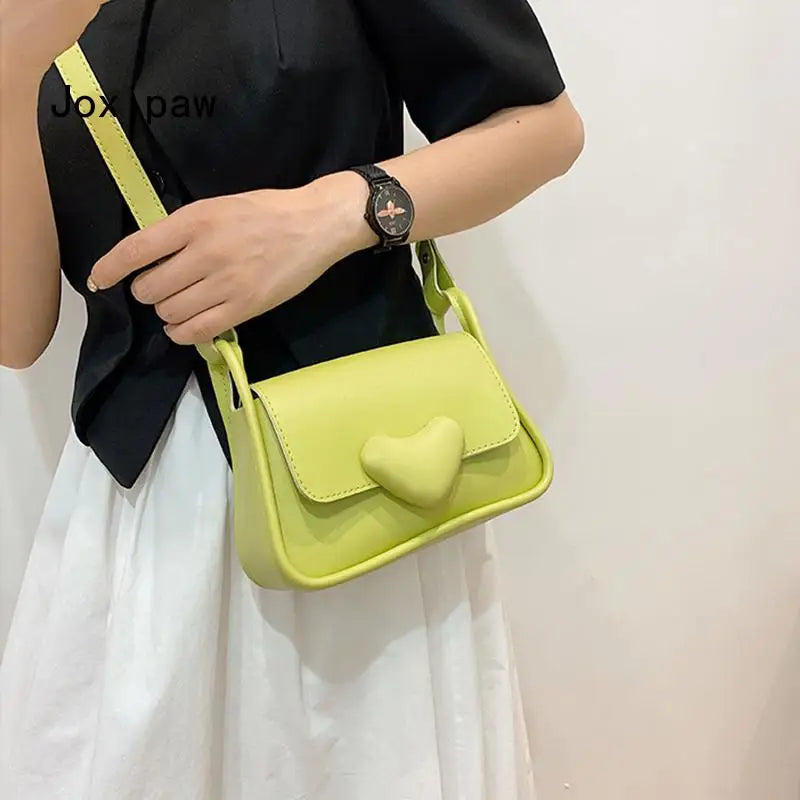 Women's Vintage Heart Hasp Crossbody Bag