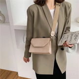 Retro Crocodile Pattern Shoulder Bag with Wide Strap