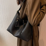 2022 Autumn Winter Retro Large Capacity Shoulder Bag