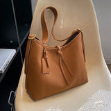 2022 Autumn Winter Retro Large Capacity Shoulder Bag