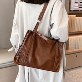 2022 Women's Large Capacity Shoulder Bag Casual Messenger Bag Retro Handbag