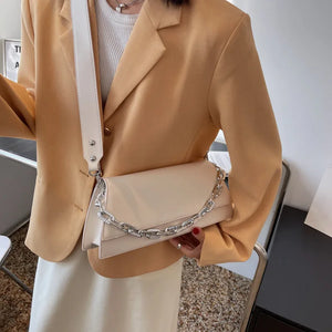 2022 Solid Women's Retro Shoulder Bag High-Quality All-Match Chain Messenger Bag