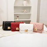 Embroidered Diamond Lattice Chain Shoulder Bag