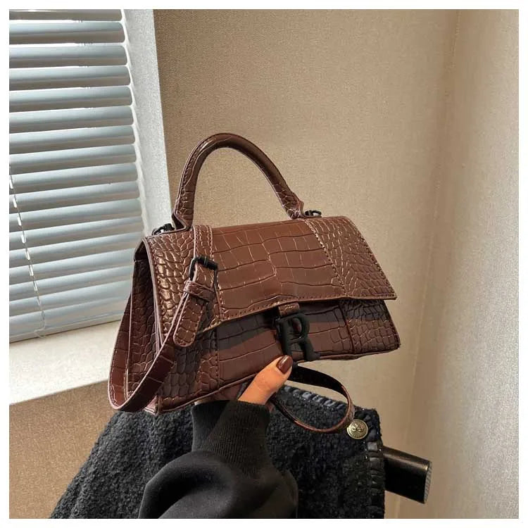 2023 Fashion Full Diamond Handbag Hourglass Flap Shoulder Bag