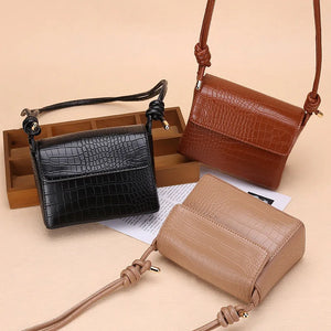 Small Crocodile Pattern Crossbody Bag Retro Style Solid Flap Shoulder Bag