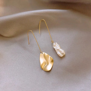 Asymmetric Baroque Pearl Earrings European Style