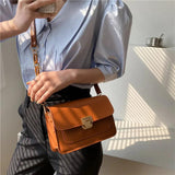 Women Saddle Shoulder Bags Chain Pu Leather Messenger Bags Retro Purse