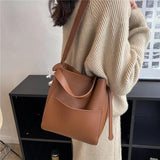 Vintage Wide Strap Bucket Shoulder Bag Large Capacity Crossbody Women