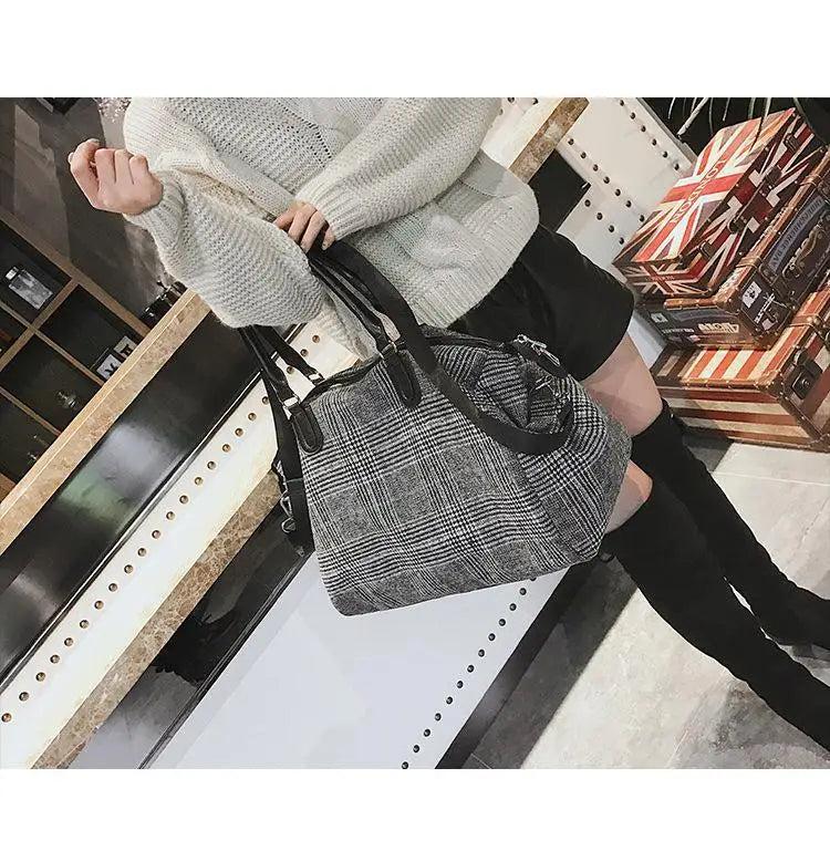 Large Capacity Women Travel Bags Luggage Duffle Messenger Handbag