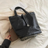 Vintage Oil Leather Shoulder Bag for Women Zipper Bucket Handbag
