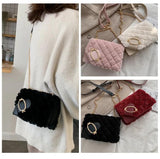 Retro Rhombus Women's Fluzzy Plush Messenger Bag