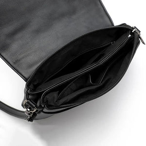 Skull Rivet Shoulder Bag Women Large Capacity Messenger Bag