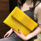 Snake Pattern Clutch Bag European Style Party Shoulder Bag