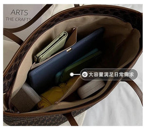 High-quality Large-capacity Niche Wild Commuter Bag