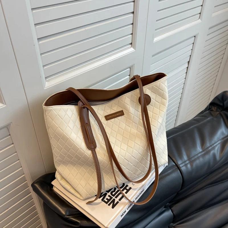 Stylish Women's Tote Bag for Office and Beach