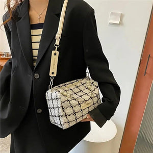 French Style Retro Woolen Plaid High Chain Messenger Bag Women