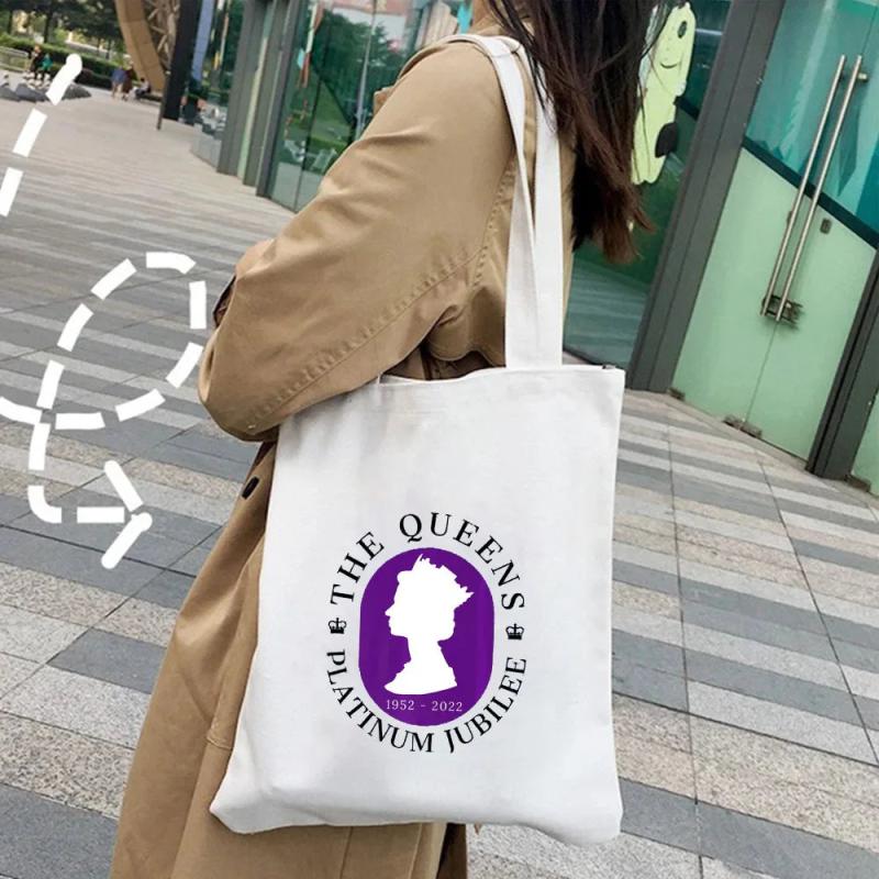 Queen Elizabeth II England British Painting Women Canvas Shopper Bag