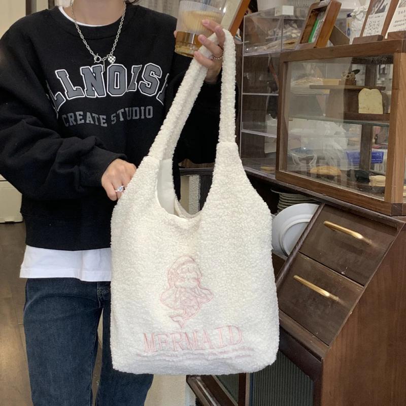 Winter Plush Shoulder Bag Girls Cartoon Embroidery Tote Bag