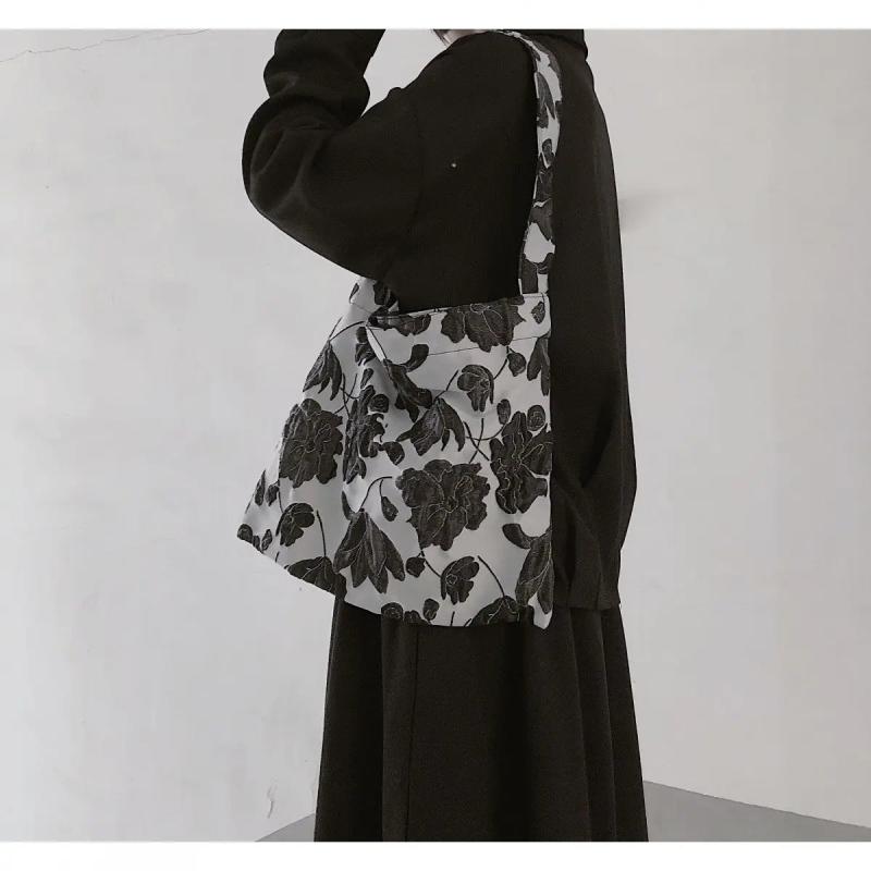 Vintage Floral Embroidery Shoulder Bag Canvas Tote