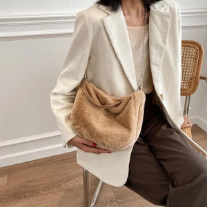 Plush One-Shoulder Chain Handbag