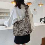 Large Capacity Nylon Shoulder Bag All-match Style Travel Handbag