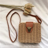 Women's Straw Shoulder Bag for Outing and Beach