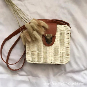 Women's Straw Shoulder Bag for Outing and Beach