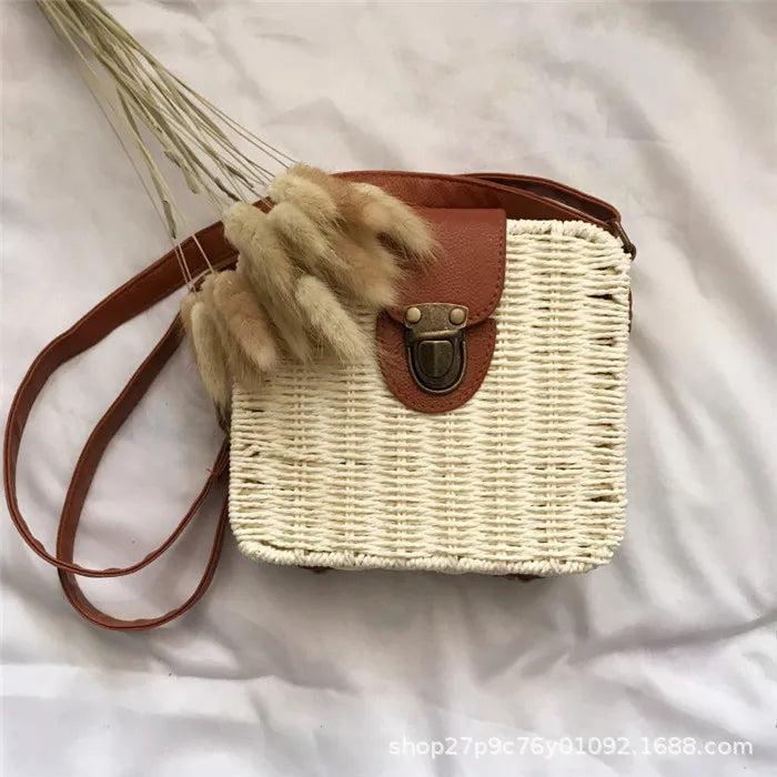 Women's Straw Shoulder Bag for Outing and Beach