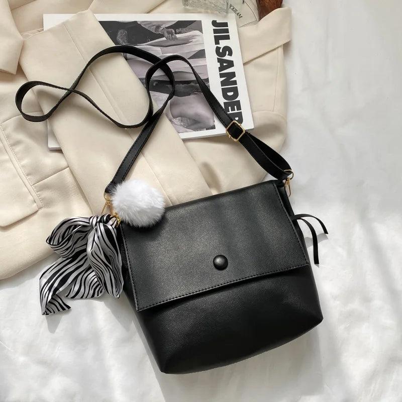 Female Large Capacity Messenger Bag Solid Tote