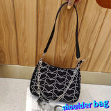 Embroidery Heart Pattern Shoulder Bag Retro Chain Crossbody
