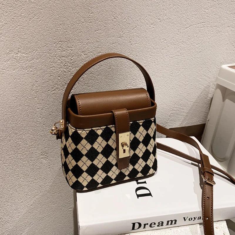Geestock Lattice Women's Shoulder Bag Leopard Crossbody Bucket Handbag