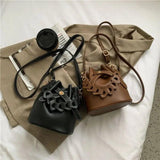 Net Red Shoulder Cross Body Bucket Bag for Fall/Winter