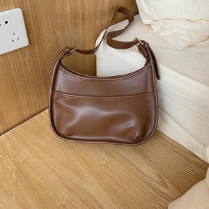 Minimalist Retro Saddle Bag