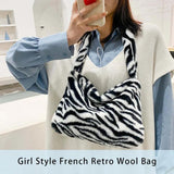 Woman Plush Shoulder Bag Large Capacity Handbag Organizers Zipper Closure Bags