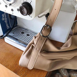 Retro Large Capacity Clip Bag Shoulder Messenger Bags