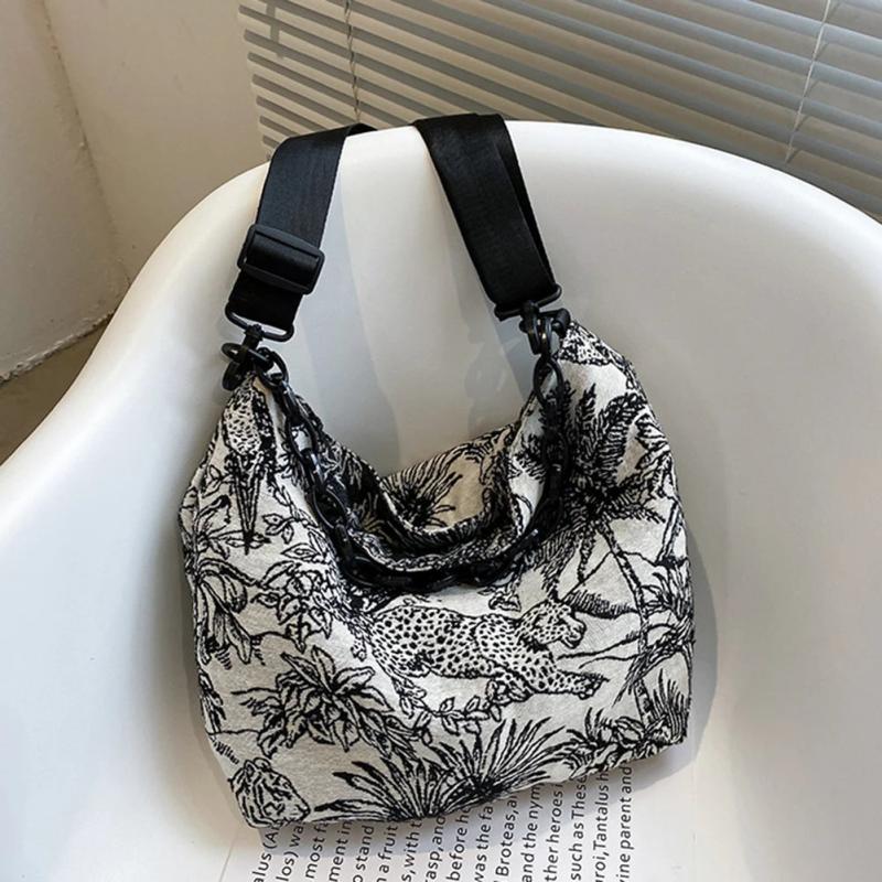 Embroidery Chain Messenger Handbags Women Large Capacity