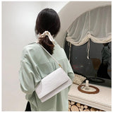 Crocodile Pattern Shoulder Bag for Women - Stylish and Trendy