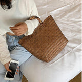 Vintage Straw Handbag Wooden Handle Beach Bag