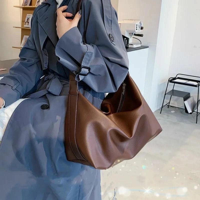Vintage Large Capacity Soft Leather Crossbody Bag Armpit Bag Portable Handbag