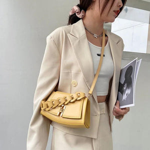 Retro Woven Lock Buckle Shoulder Handbag with Detachable Strap