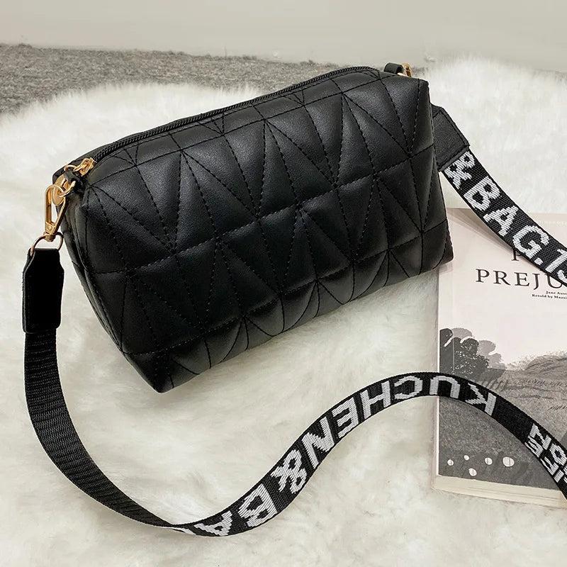 Lingge Chain Embroidery Bag Small Square Bag