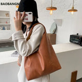 Fashionable Large Capacity Shoulder Bag for Autumn and Winter