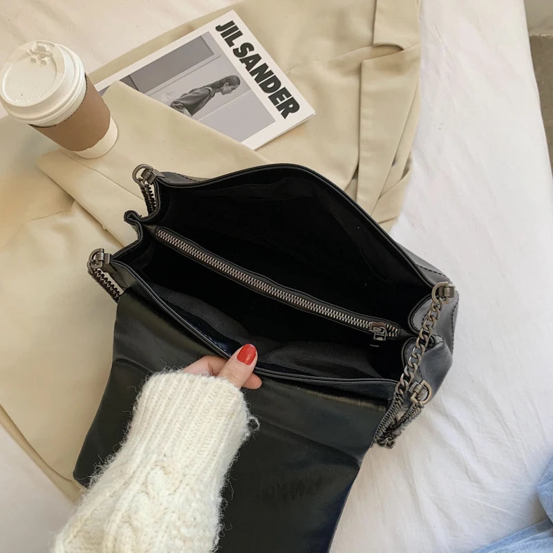 Chain Messenger Bag Women Large Capacity Shoulder Crossbody Casual Handbags