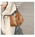 PU Leather Women's Shoulder Bag Fashion Tassel Crossbody Bag