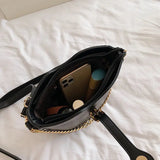 Large Capacity Bucket-Shaped Ladies Shoulder Bag with Compartment