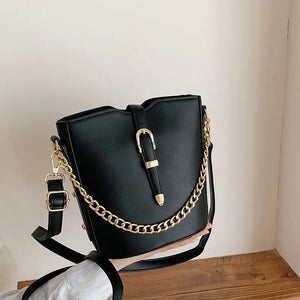 Large Capacity Bucket-Shaped Ladies Shoulder Bag with Compartment